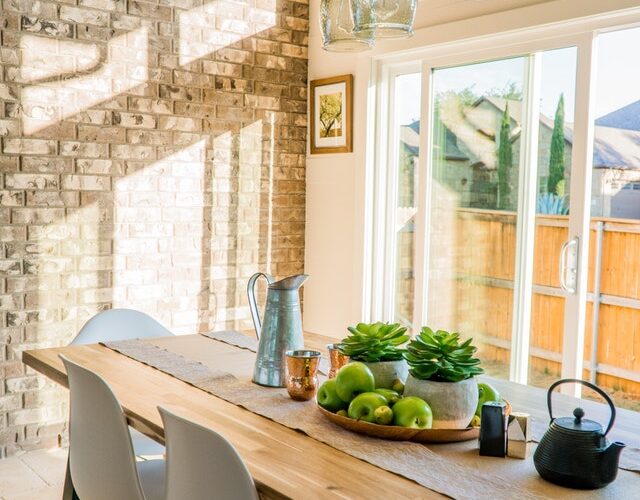 7 Tips for Decorating Your Summer Home #dreamhomes #realestate #homesforsale #celebrityhomes #celebrityrealestate #mansions #estates #beverlyhills #summer #summerhome #homesforsaleinLA #losangeles #beverlyhillsmagazine #luxury #exclusive #luxurylifestyle #beautiful #life #beverlyhills #BevHillsMag