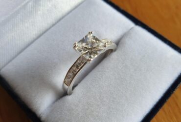 How to Pick an Elegant Engagement Ring #EngagementRing, #WeddingJewelry, #RingShopping, #TimelessElegance, #SolitaireRing, #CustomJewelry, #DiamondRing, #GemstoneRing, #PersonalizedRing, #LoveSymbol