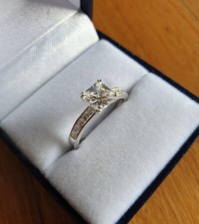 How to Pick an Elegant Engagement Ring #EngagementRing, #WeddingJewelry, #RingShopping, #TimelessElegance, #SolitaireRing, #CustomJewelry, #DiamondRing, #GemstoneRing, #PersonalizedRing, #LoveSymbol