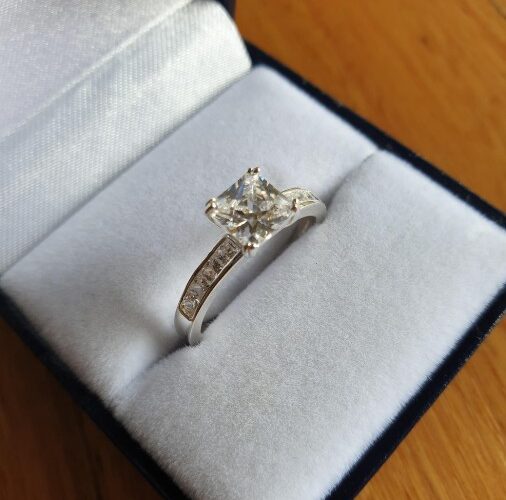 How to Pick an Elegant Engagement Ring #EngagementRing, #WeddingJewelry, #RingShopping, #TimelessElegance, #SolitaireRing, #CustomJewelry, #DiamondRing, #GemstoneRing, #PersonalizedRing, #LoveSymbol