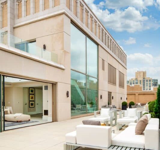 Fit For #Royalty: 212 Fifth Ave #Crown #Penthouse #NYC #dreamhomes #realestate #homesforsale #newyork #madisonsquarepark #212fifthave #fifthave #beverlyhills #beverlyhillsmagazine #luxury #exclusive #luxurylifestyle #beautiful #life #beverlyhills #BevHillsMag