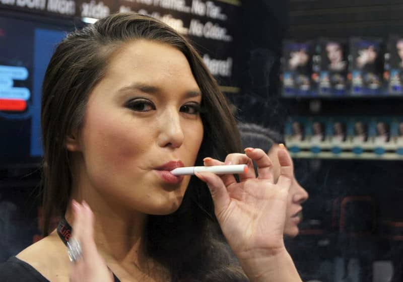 What You Need To Know About e-cigarettes & Your Skin #beauty #beverlyhills #beverlyhillsmagazine