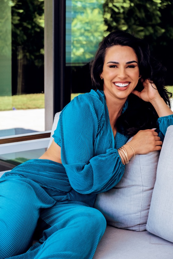 Rising Hollywood Stars: Arlyn Broche #bevhillsmag #beverlyhillsmagazine #beverlyhills #celebrities #moviestars #hollywoodspotlight #celebrityspotlight #ArylnBroche