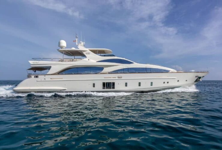 Azimut Grande 105 Yacht For Sale $5,490,000 #beverlyhills #beverlyhillsmagazine #bevhillsmag #yacht #megayachts #travel #luxury #lifestyle