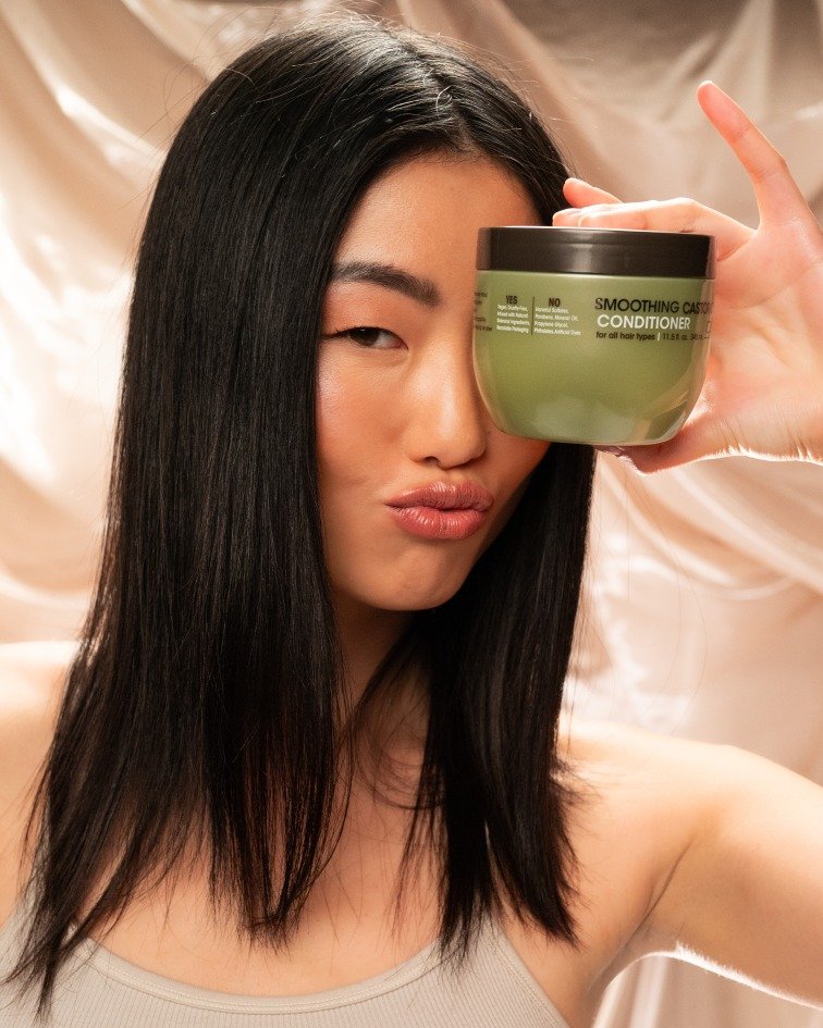 The Art of Luxury Haircare: Benefits of Castor Oil #GiovanniCosmetics #LuxuryHaircare #CastorOilHaircare #LuxuryBeauty #HollywoodBeauty #HealthyLookingHair #ProfessionalHaircare