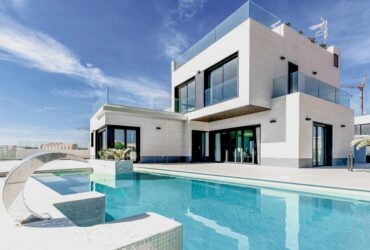 2023's Biggest Celebrity Real Estate Home Sales #BEVHILLSMAG #BEVERLYHILLSMAGAZINE #BEVERLYHILLS #MARWAHLBERG #REALESTATE #CELEBRITYHOMES