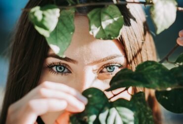 How To Update Your Look To Become Youthful #beverlyhillsmagazine #beverlyhills #updateyourlooktobecomeyouthful #skincareroutine #beautyproduct #antiaging