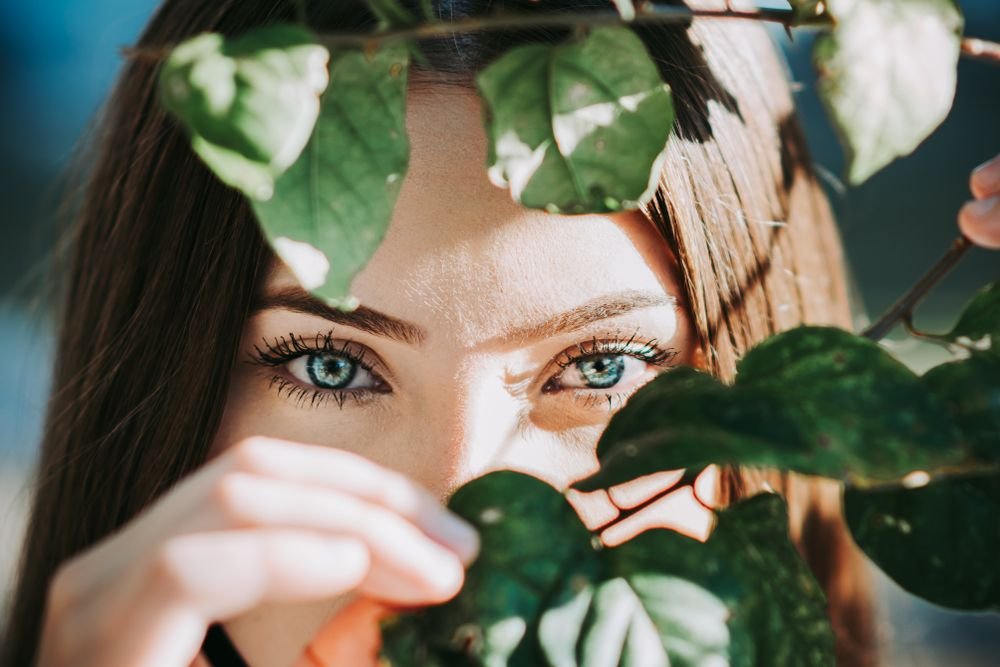 How To Update Your Look To Become Youthful #beverlyhillsmagazine #beverlyhills #updateyourlooktobecomeyouthful #skincareroutine #beautyproduct #antiaging