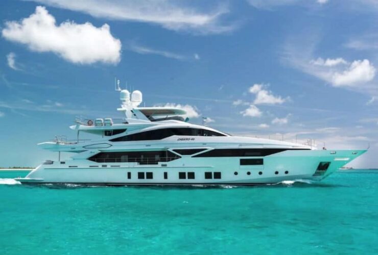 Benetti Veloce Yachts For Sale $13,450,000 #beverlyhills #beverlyhillsmagazine #bevhillsmag #yacht #megayachts #travel #luxury #lifestyle