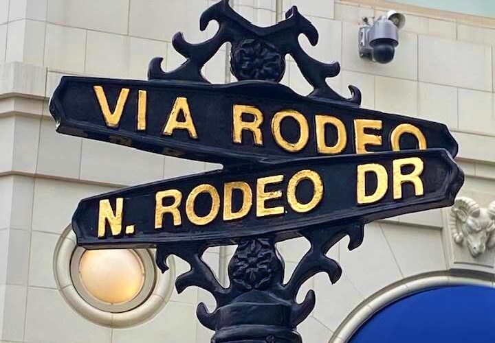 Explore the Glamorous City of Beverly Hills, California #beverlyhills #beverlyhillsmagazine #cityofbeverlyhills #bevhillsmag #lovebeverlyhills #rodeodr