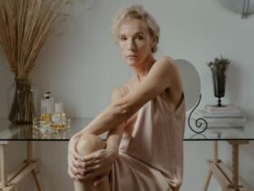 Top Ways To Effectively Fight The Signs Of Aging #beverlyhills #beverlyhillsmagazine #anti-aginglotion #saggingskin #signsofaging #spatreatment