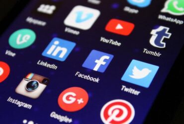 How To Use Social Media To Grow Your Business #business #socialmedia #success #entrepreneur #bevhillsmag #beverlyhills #beverlyhillsmagazine #entrepreneurship