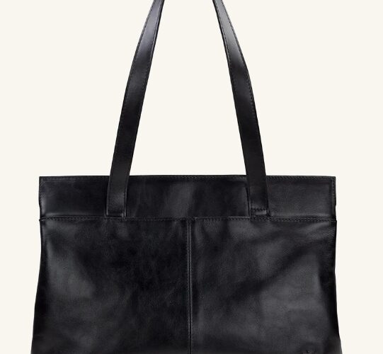 Patricia Nash Designs Leather Handbags #bevhillsmag #beverlyhills #beverlyhillsmagazine #fashion #style #patricianash #handbags #fashionweek