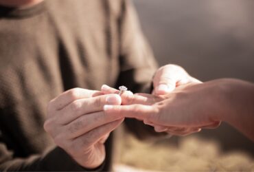 Things to Bear in Mind When Choosing an Engagement Ring #beverlyhills #beverlyhillsmagazine #engagementring #gemstones #diamond #beautifulring #symboloflove #symbolofcommitment #jewelry