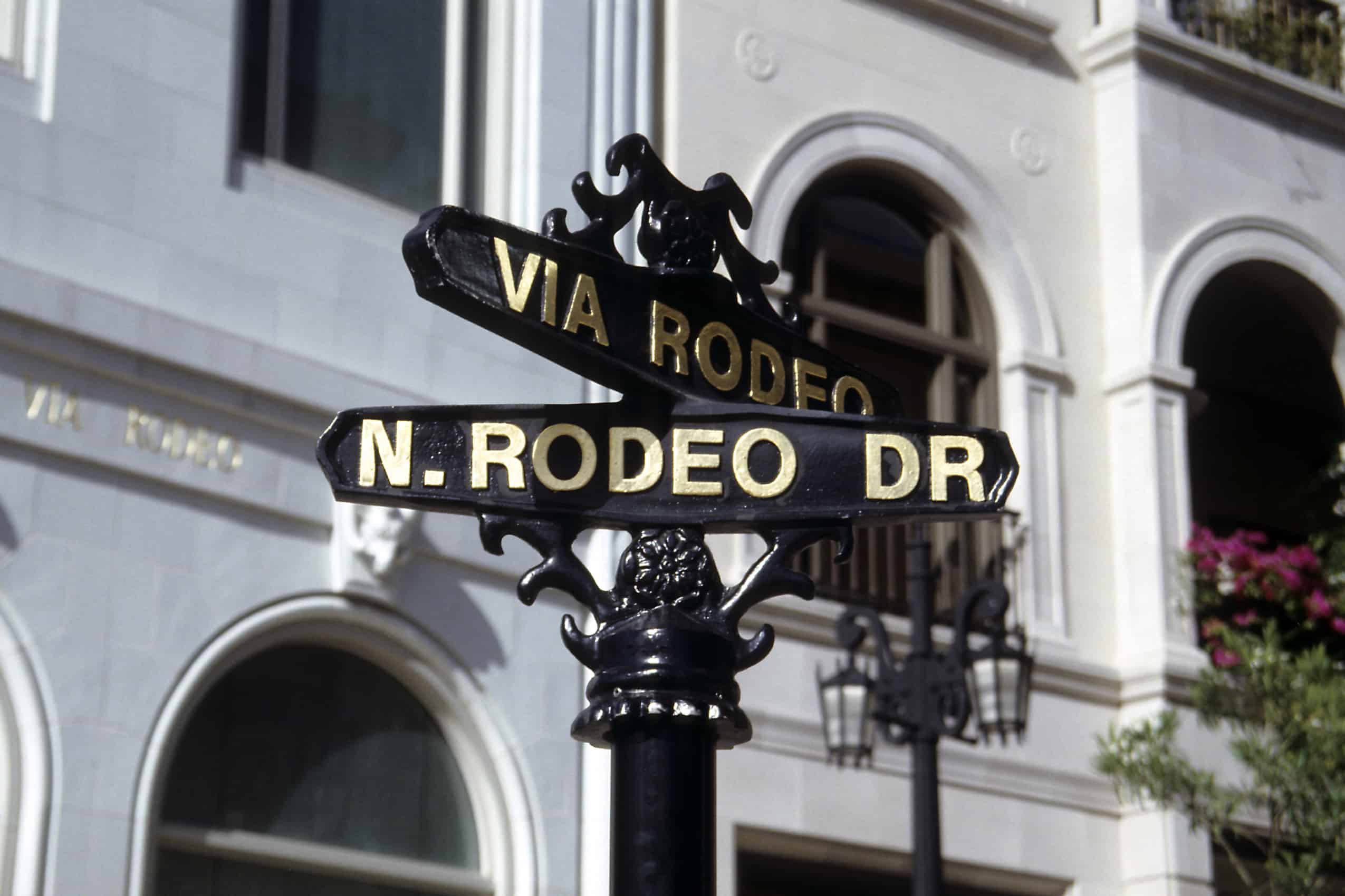 Beverly-Hills-Golden-Triangle-Rodeo-Dr-Beverly-Dr-Luxury-Shopping-Hollywood-life-Beverly-Hills-Magazine-Jacqueline-Maddison