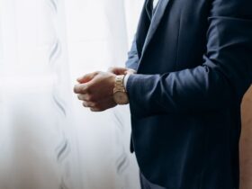 10 Best Watches to Wear With Men's suit #beverlyhills #beverlyhillsmagazine #wristwatches #luxuriouswatches #bestwatches #timepiecebrand #men'sfashion #men'ssuit