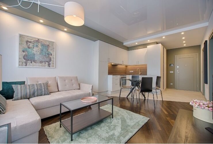 10 Easy Ways to Brighten Up Your Home #beverlyhills #beverlyhillsmagazine #bevhillsmag #glossyfinish #metallicfinish #brightenupyourhome #interiordesign