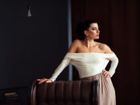 10 Signs You’re an Elegant Woman #ElegantWoman #ClassyWoman #TimelessElegance #SophisticatedStyle #FeminineStyle #LuxuryLifestyle #ElegantLiving #BevHillsMag #BeverlyHills #BeverlyHillsMagazine