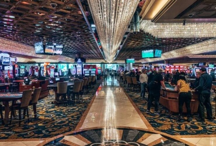 12 Best Places to Stay on the Las Vegas Strip Hotel Map #beverlyhills #beverlyhillsmagazine #lasvegas #striphotel #lasvegashotel #vacation #restaurant #westgateinternationaltheater #iconichotel #hollywood #entertainment #bevhillsmag