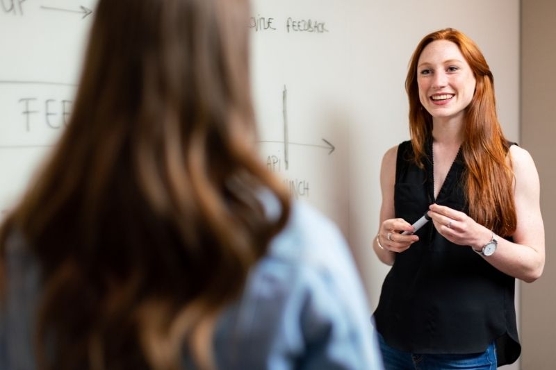 3 Benefits of Using Educational Tutors #beverlyhills #beverlyhillsmagazine #educationaltutors #academicfields #educationaltutors #excellentgrades #professionaltutors #bevhillsmag