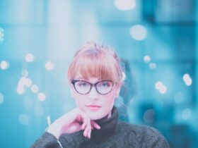 3 Benefits of Wearing Blue Light Glasses #beverlyhills #beverlyhillsmagazine #bluelightglasses #eyehealth #digitalLEDscreen