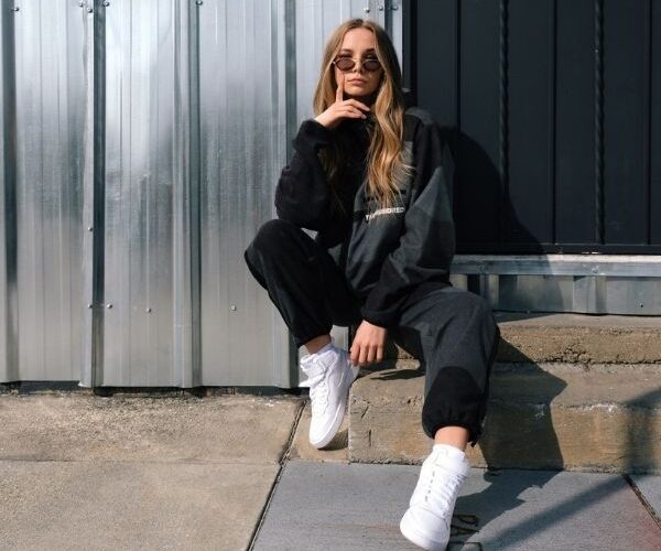3 Tips for Dressing up With Sneakers in Style #beverlyhills #beverlyhillsmagazine #bevhillsmag #typesofsneakers #dressingupwithsneakers #dressy #fashion