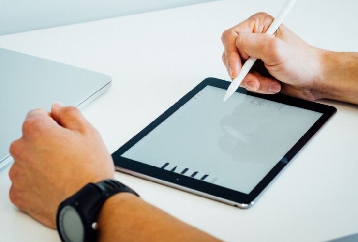 4 Logo Creator Tools to Easily Design a New Business Logo #beverlyhills #beverlyhillsmagazine #buisnesslogo #logocreatortools #designingskills #logocreation #logodesign #bevhillsmag