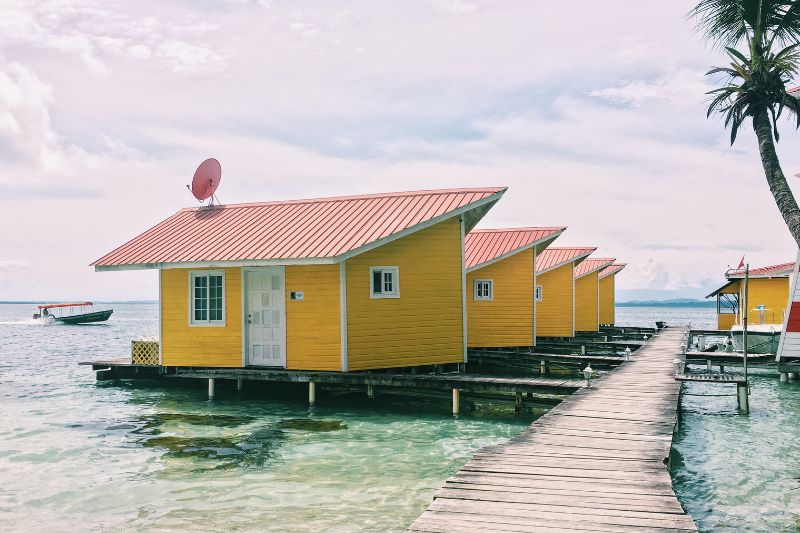 4 Reasons You Need Beach Cottages For Vacation in Suffolk #beverlyhills #beverlyhillsmagazine #beachcottage #vacationinsufffolk #touristdestination #luxurioushomes #beachactivities