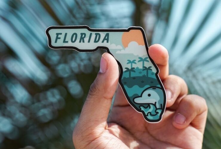 4 Reasons to Buy a Home in Florida #beverlyhills #beverlyhillsmagazine #bevhillsmag #outdooradventures #floridahome #movingtoflorida #whitesandbeaches #capitalofplasticsurgery #purchaseavacationhome