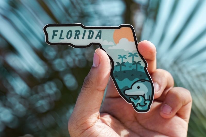 4 Reasons to Buy a Home in Florida #beverlyhills #beverlyhillsmagazine #bevhillsmag #outdooradventures #floridahome #movingtoflorida #whitesandbeaches #capitalofplasticsurgery #purchaseavacationhome