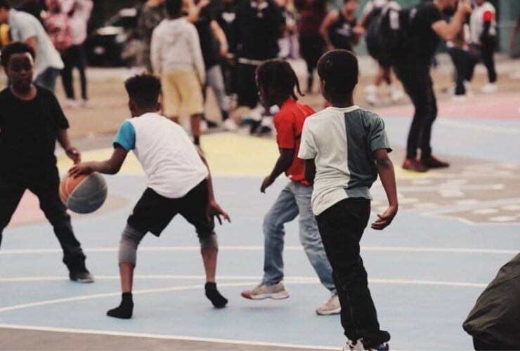 4 Reasons to Motivate Your Child to Take Up Basketball:#beverlyhills #beverlyhillsmagazine #bevhillsmag #basketball #children #parenting #sports #sportsforkids #teamsports #healthandfitness