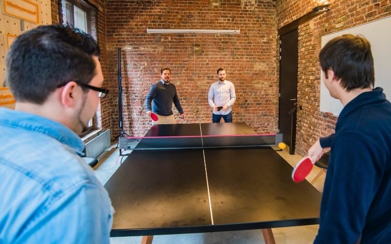 4 Surprising Indoor Sports to Play #beverlyhills #beverlyhillsmagazine #indoorsports #golf #ping-pong #mentalhealth #physicalhealth #darts #boxing