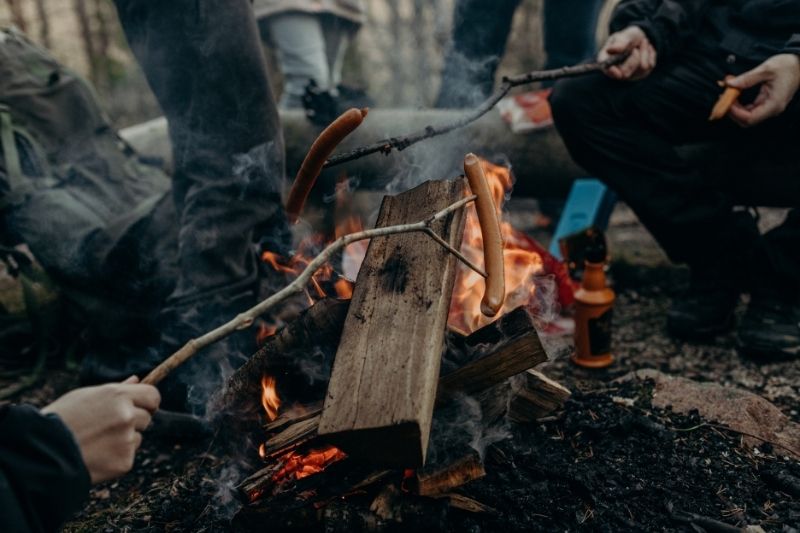 4 Things You Should Know About Camping #beverlyhills #beverlyhillsmagazine #bevhillsmag #campingtrip #camping #adventuroustrip