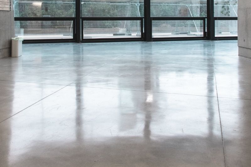 4 Things to Consider Before You Coat Your Concrete Floor #beverlyhills #beverlyhillsmagazine #bevhillsmag #concretefloor #coating #installnewflooring #epoxycoatings
