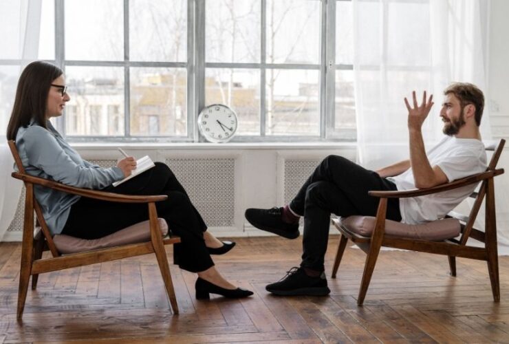 4 Ways to Improve Your Mental Health #beverlyhills #beverlyhillsmagazine #improveyourmentalhealth #workoutclasses #investinyourhygiene #anxiety #bevhillsmag