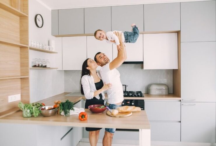 4 Ways to Keep Your Family Healthy #beverlyhills #beverlyhillsmagazine #familyhealthy #goodhealth #dentalsurgery #healthierlifestyle #exercisingtogether #bevhillsmag