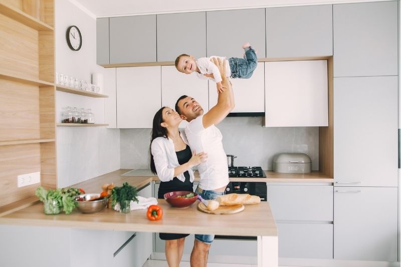 4 Ways to Keep Your Family Healthy #beverlyhills #beverlyhillsmagazine #familyhealthy #goodhealth #dentalsurgery #healthierlifestyle #exercisingtogether #bevhillsmag