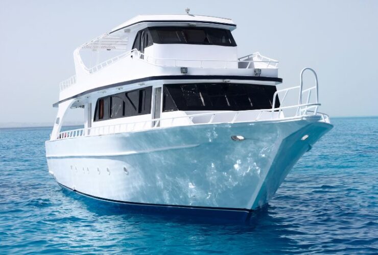 5 Benefits of Boat Ownership for Families #beverlyhills #beverlyhillsmagazine #boatdealership #owningyourownboat #boatownership #boatdealer