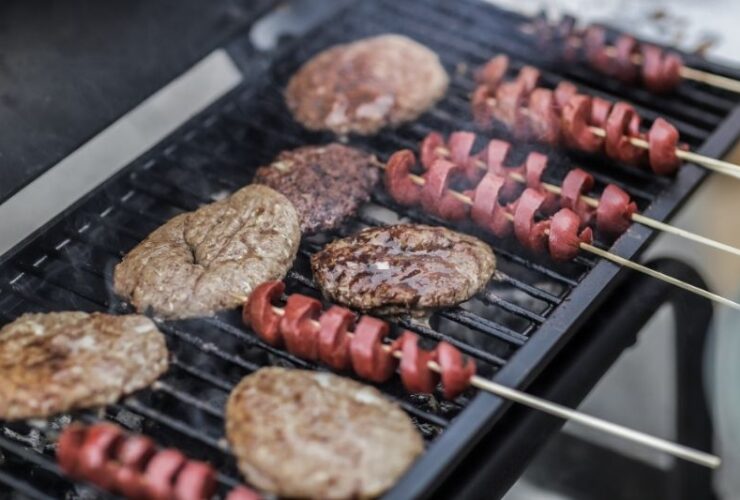 5 Benefits of an Outdoor Kitchen #beverlyhills #beverlyhillsmagazine #bevhillsmag #indoorkitchen #outdoorkitchen #functionalkitchen