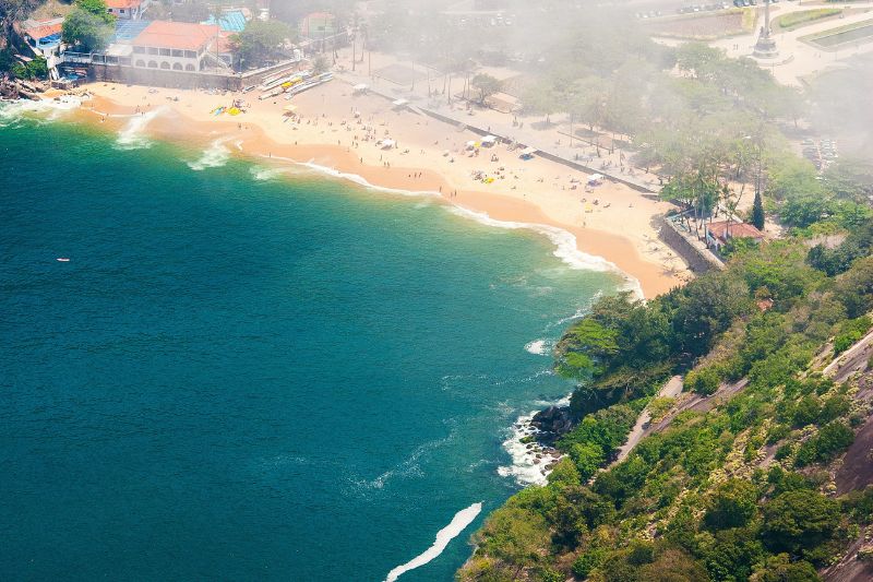 5 Best Luxury Vacations in Europe #beverlyhills #beverlyhillsmagazine #luxuryvacations #luxurydestinations #stunningvillas #luxurygateways