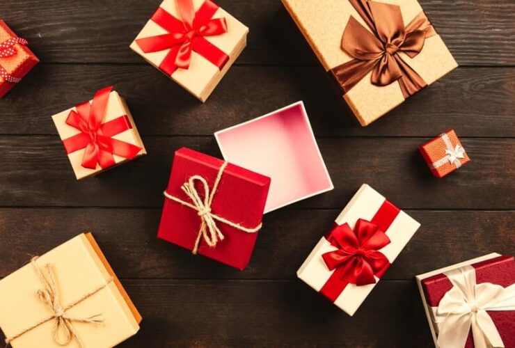 5 Gift Ideas for the Holidays: #beverlyhills #beverlyhillsmagazine #bevhillsmag #giftideas #holiday #holidaygiftideas #shopping #shoppingfortheholidays #gifts #giftgiving