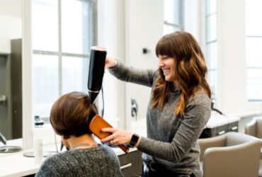 5 Haircare Tips for Both Men and Women #beverlyhills #beverlyhillsmagazine #haircaretips #hairloss #hairstyles #strugglingwithhairloss