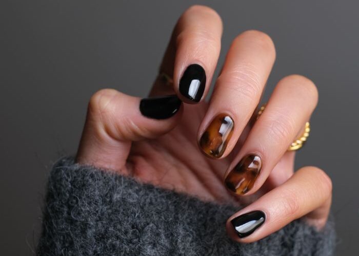 5 Nail Art Design Ideas for Unique Fashion Statement #beverlyhills #beverlyhillsmagazine #nailartdesigns #fashionstatement #nailpolish #nailart #nailpolishremover