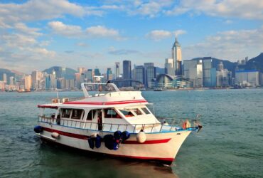 5 Popular Types of Boats: What Are Their Key Advantages? #beverlyhillsmagazine #beverlyhills #racingyacht #typesofboats #boathandlingskill #cruisingyachts #sailboats #boatsforsale