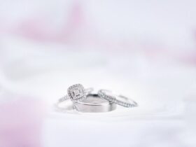 5 Pro Tips For Choosing An Eternity Ring #beverlyhills #beverlyhillsmagazine #weddingring #eternityring #engagementring #diamondset #jewelryseller #diamondgift #bevhillsmag