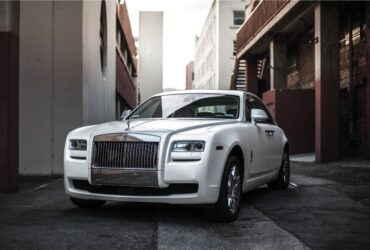 5 Questions to Ask Before Buying Your Dream Luxury Car #beverlyhills #beverlyhillsmagazine #bevhillsmag #luxurycar #dreamcar #dreamluxuryvehicle #buyingaluxurycar
