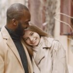 5 Reasons Online Dating is Worth It #beverlyhillsmagazine #Beverlyhills #onlinedating #datingapp #datingwebsite #love #romance #relationships
