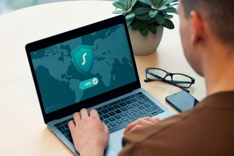 5 Reasons You Must Have A VPN For Business #beverlyhills #beverlyhillsmagazine #VPNforbusiness #cyberattacks #hackers #protectyourbusinessdata #VPNproviders #bevhillsmag