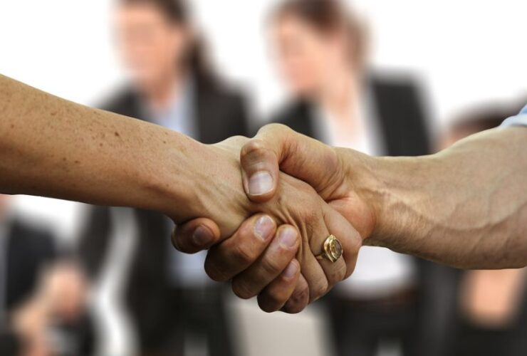 5 Signs That Tell You Someone Is Trustworthy  #beverlyhills #beverlyhillsmagazine #feelcomfortable #trustworthy #personalproblems