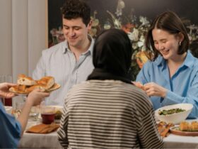 5 Surprising Things Wealthy People Never Spend Money On #beverlyhills #beverlyhillsmagazine #wealthypeople #luxurycars #designerclothes #wealthy